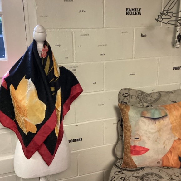 NICOLE DE BEAUYON . PARIS SILK SCARF. MUST SEE LARGER ONE - Picture 8 of 8